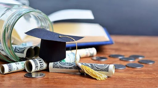 Scholarships, Discounts & PerksHow to Save Big on Your UK Degree